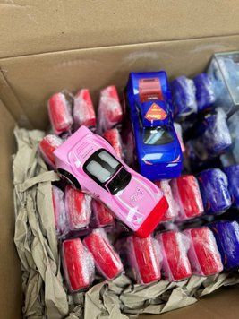 Дитяча піна для ванни Barbie Bubble Bath with Candy Scent у формі рожевого автомобіля 0742 фото